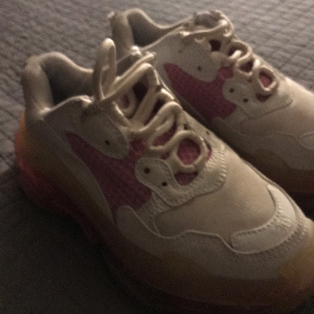 Womens Balenciaga shoes size 6 USA 100% authentic Triple S Women 35’s - Picture 2 of 4